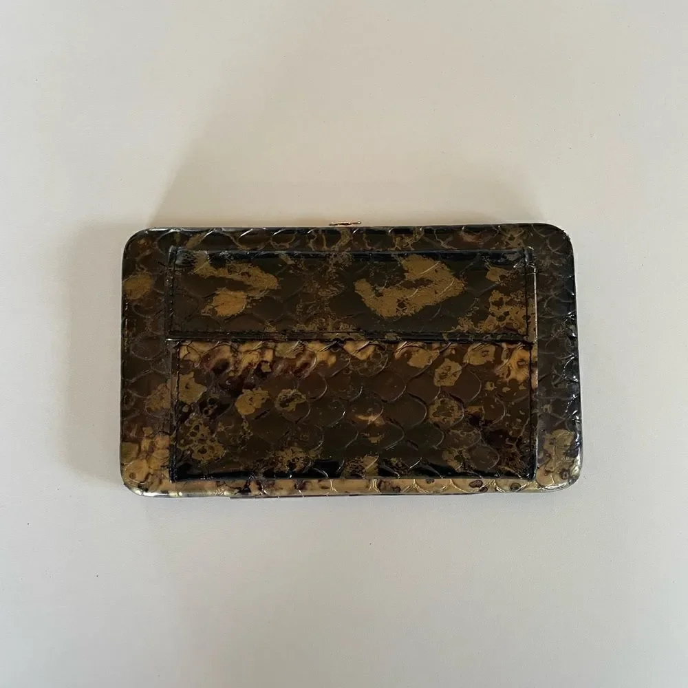 EUC Unbranded Womens Croc Brown and Gold Wallet